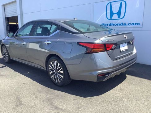 Used 2024 Nissan Altima 2.5 SV FWD image 4