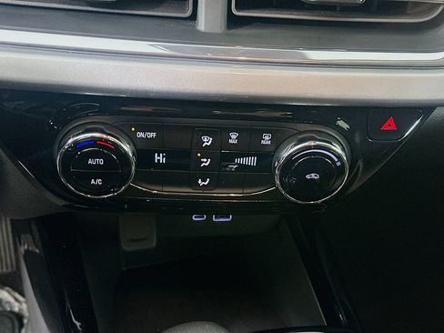 Used 2025 Chevrolet Trax LT image 23