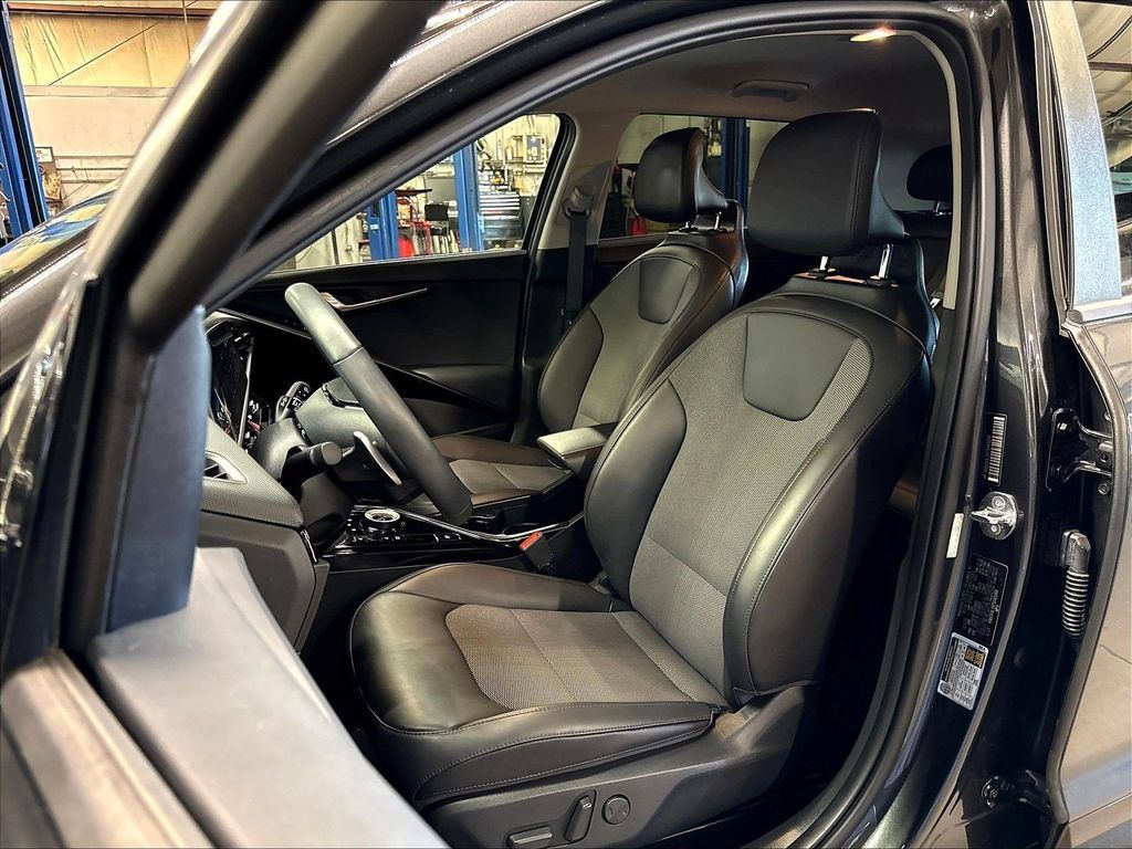 Certified 2023 Kia Niro Wind w/ Wind Preserve Package FWD image 27
