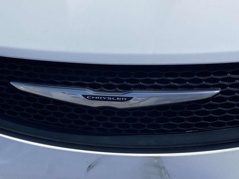 Used 2023 Chrysler Voyager LX FWD image 6
