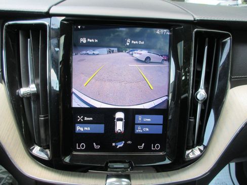 Used 2018 Volvo XC60 T5 Inscription w/ Convenience Package AWD/4WD image 8