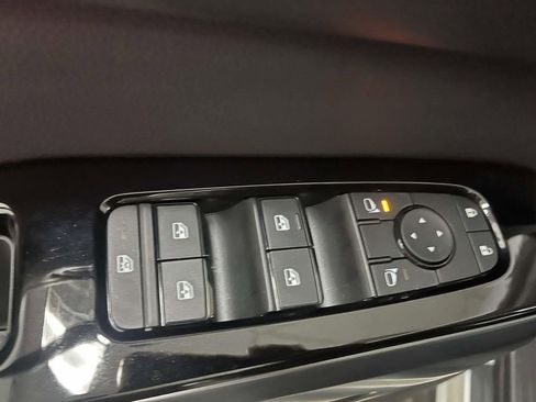 Used 2025 Nissan Pathfinder SL AWD/4WD image 16