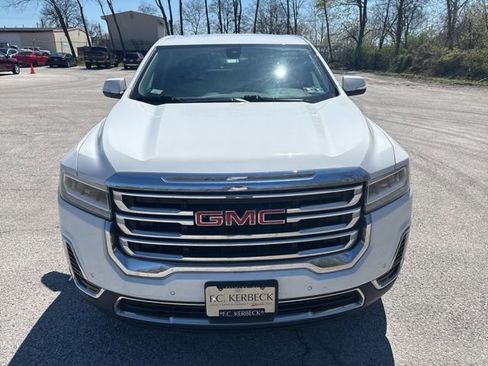 Used 2023 GMC Acadia SLE image 2