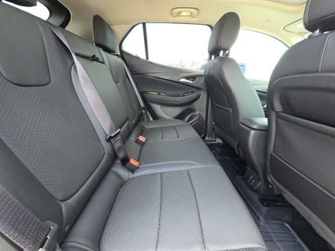 Used 2023 Buick Encore GX Essence w/ Experience Buick Package FWD image 11