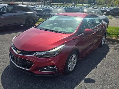 Used 2017 Chevrolet Cruze LT w/ Convenience Package image 1