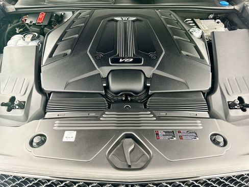 Certified 2021 Bentley Bentayga AWD/4WD image 28
