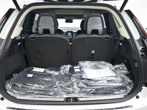 New 2026 Volvo XC90 B6 Plus image 10