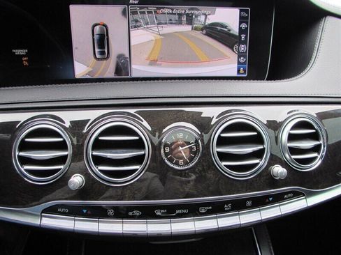 Used 2018 Mercedes-Benz S 560 Sedan image 18
