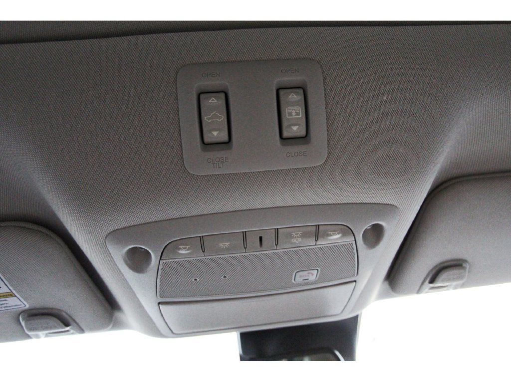 Used 2019 Nissan Murano Platinum w/ Cargo Package FWD image 24