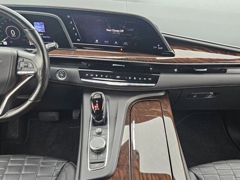 Certified 2023 Cadillac Escalade Sport Platinum w/ LPO, ONYX Package image 17