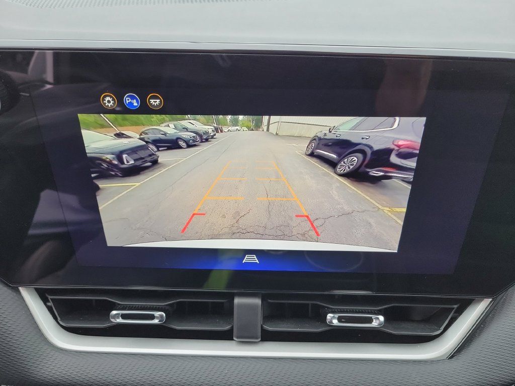 Used 2026 Chevrolet Equinox LT w/ Convenience Package II AWD/4WD image 32