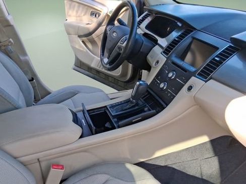 Used 2013 Ford Taurus SEL FWD image 14