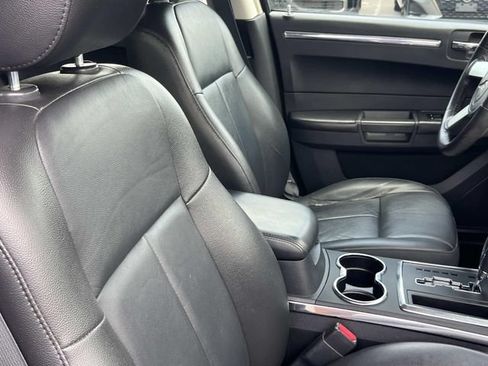 Used 2008 Chrysler 300 Touring w/ Comfort/Convenience Group RWD image 24