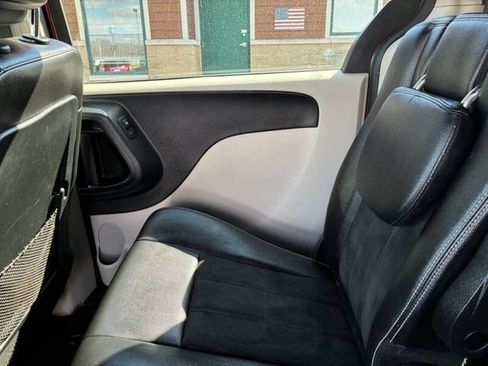 Used 2019 Dodge Grand Caravan SXT FWD image 17