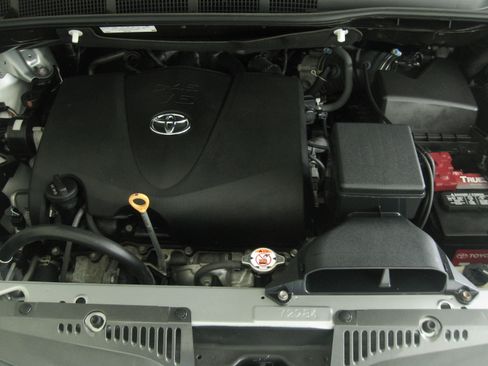 Used 2019 Toyota Sienna Limited Premium image 33