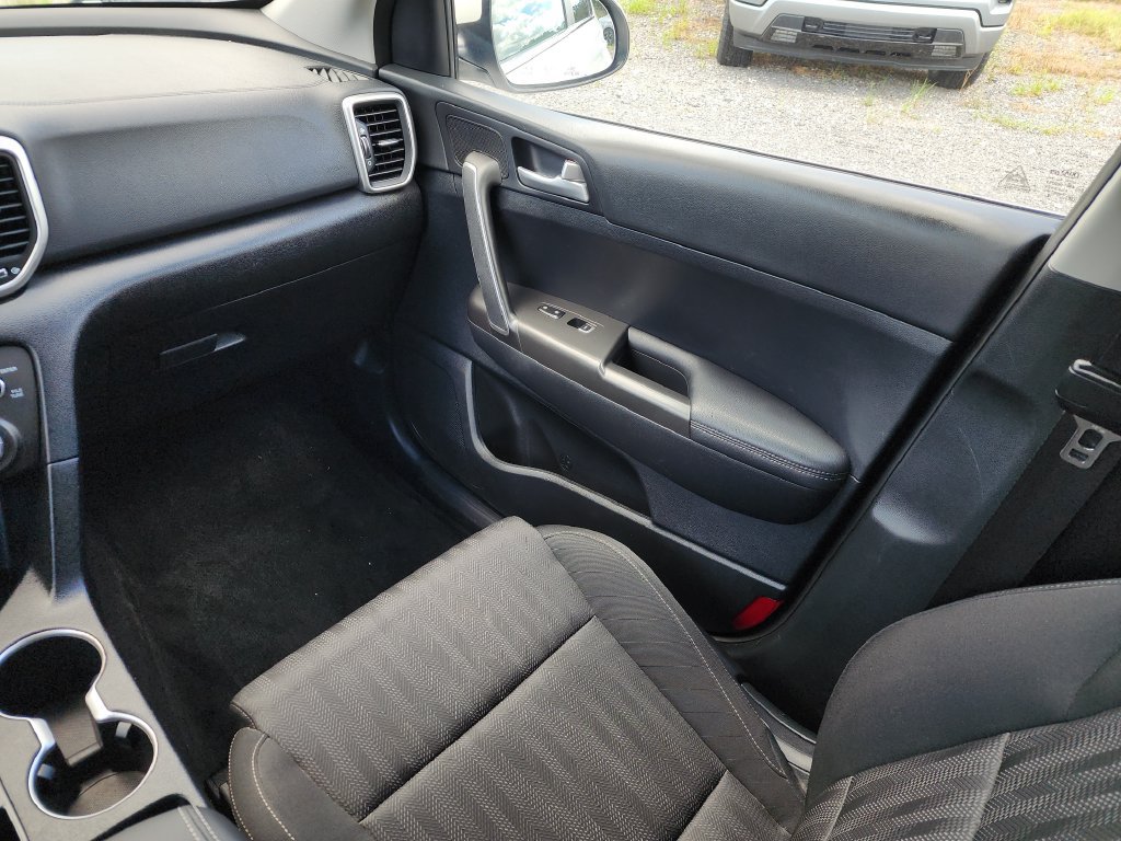 Used 2022 Kia Sportage LX FWD image 18