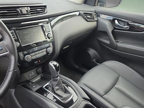 Used 2022 Nissan Rogue Sport SL w/ Premium Package image 17