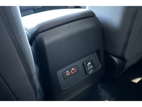 Used 2024 Nissan Frontier S w/ Technology Package RWD image 42