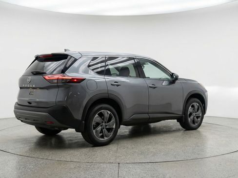 Used 2025 Nissan Rogue SV image 9