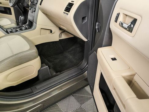 Used 2014 Ford Flex SE FWD image 22