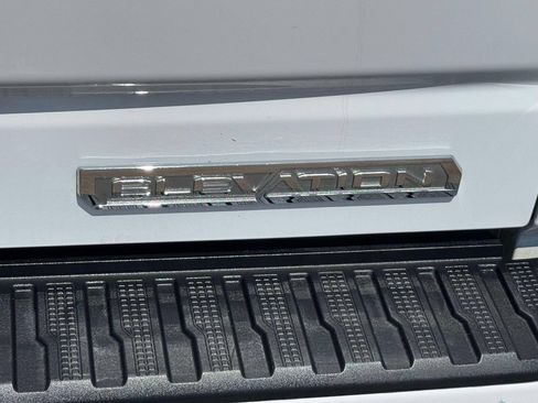 Used 2023 GMC Sierra 1500 Elevation AWD/4WD image 9