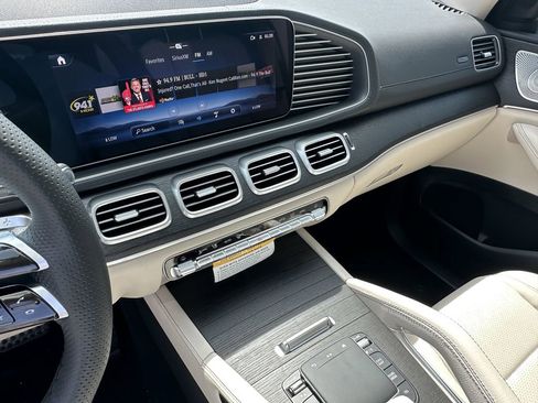 New 2026 Mercedes-Benz GLS 450 4MATIC image 32