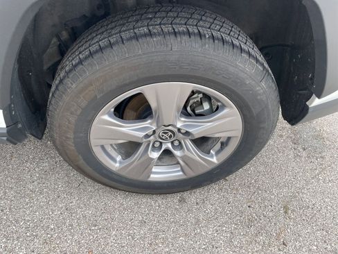 Used 2025 Toyota RAV4 XLE image 29