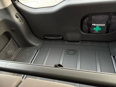 Used 2012 Nissan Xterra S w/ Value Package image 21