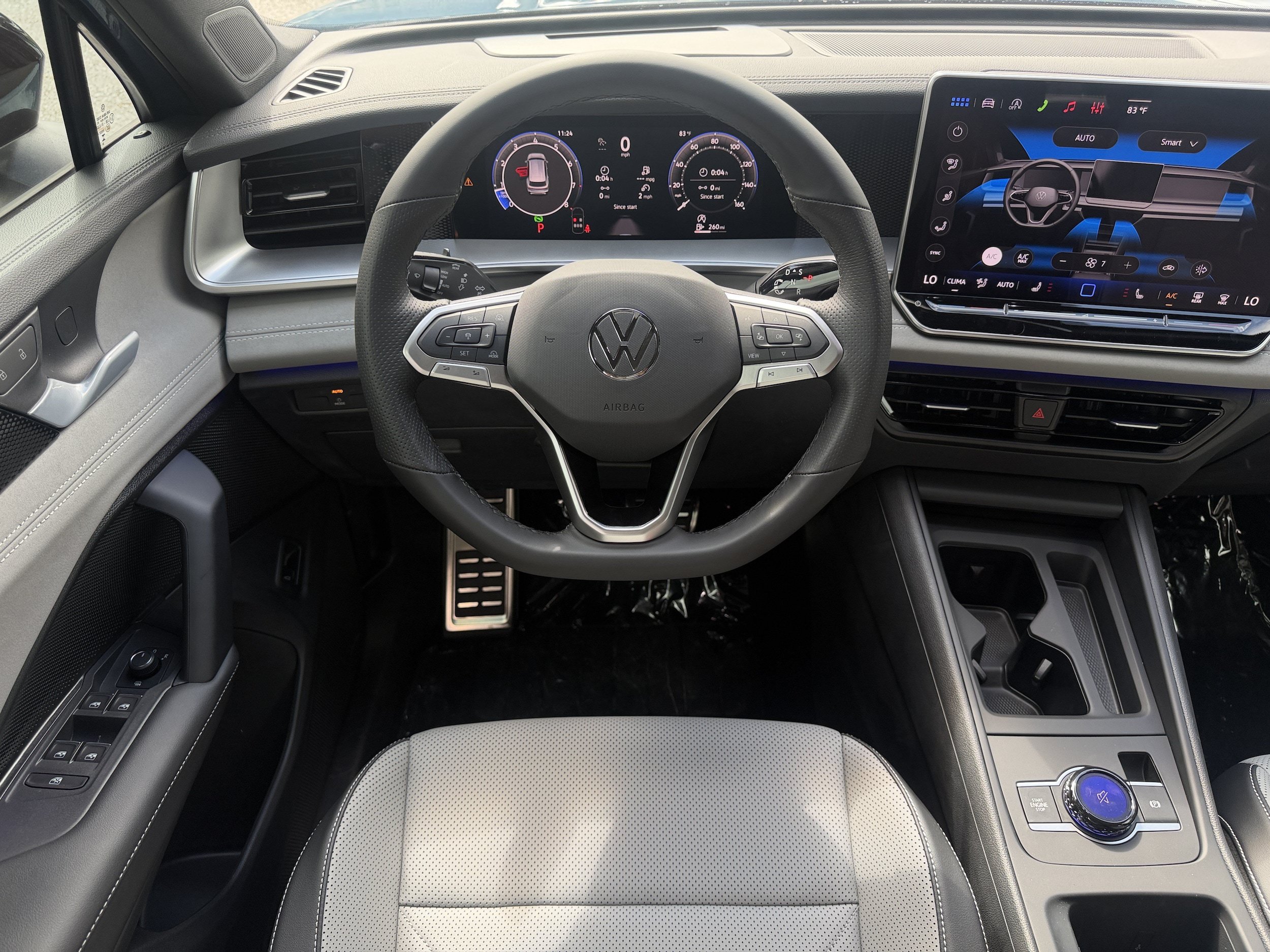 New 2026 Volkswagen Tiguan SE R-Line FWD image 15