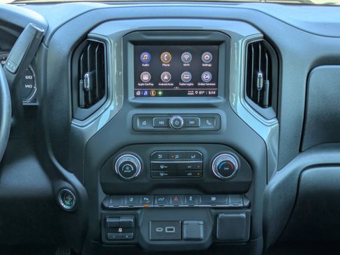 Used 2024 Chevrolet Silverado 2500 Custom w/ Custom Value Package image 5