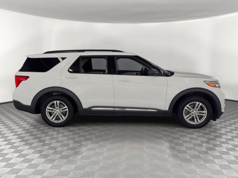Used 2021 Ford Explorer XLT w/ Equipment Group 202A RWD image 8