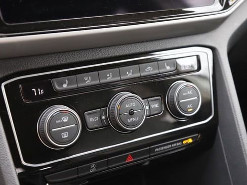 Used 2023 Volkswagen Atlas SE w/ Black Wheel Package image 27