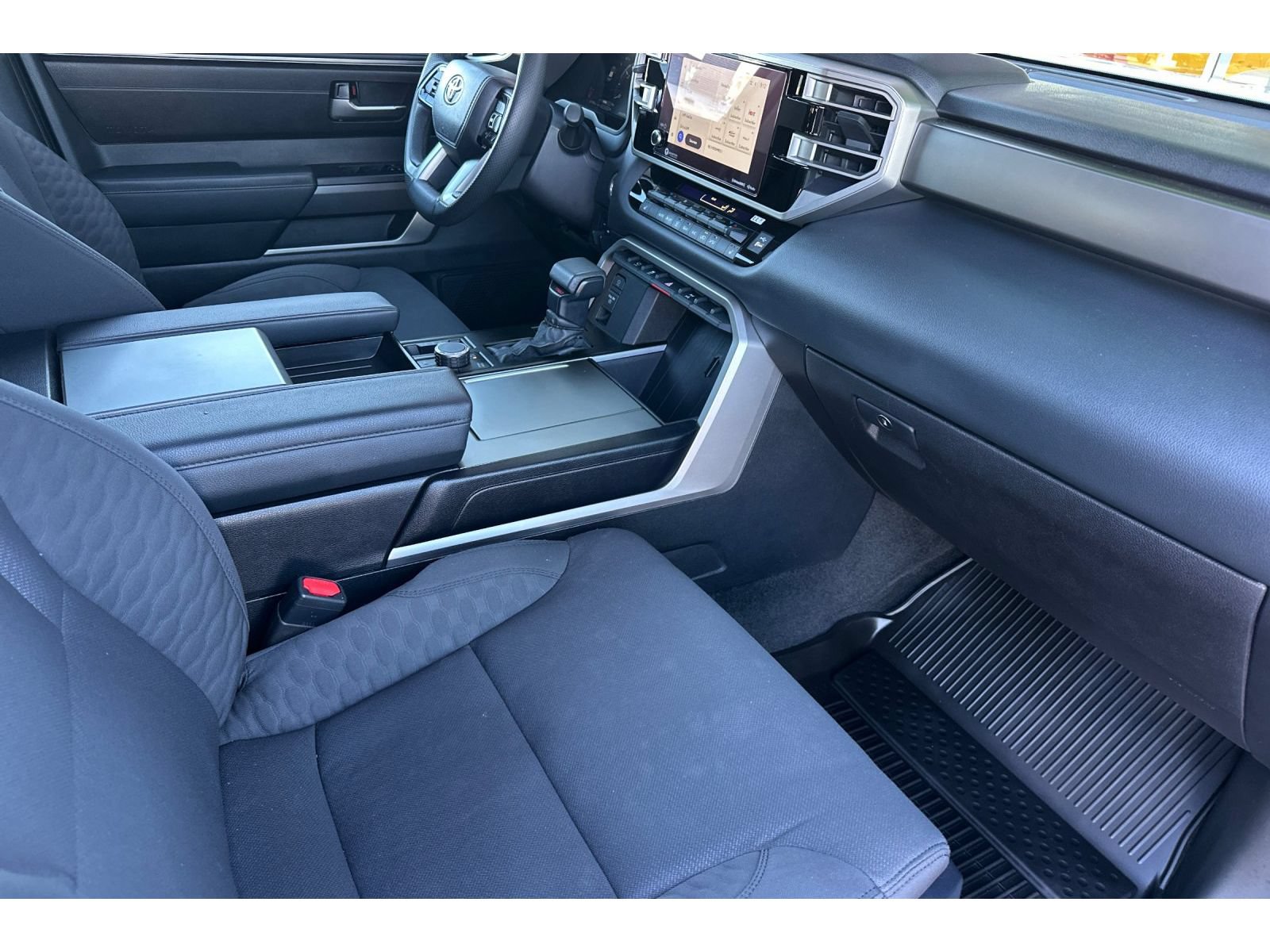 Used 2024 Toyota Sequoia SR5 w/ TRD Off-Road Package AWD/4WD image 19