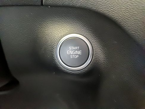 Used 2023 Volvo XC40 B5 Plus w/ Driver Assist Package AWD/4WD image 25
