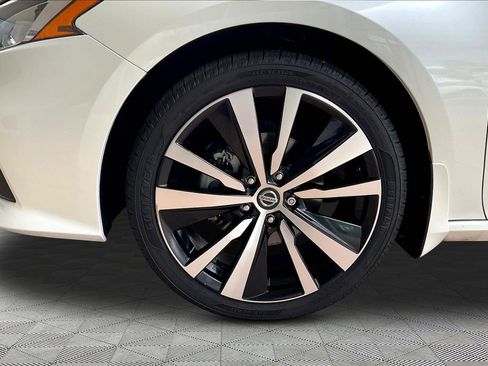 Used 2021 Nissan Altima 2.5 SR w/ SR Premium Package AWD/4WD image 31