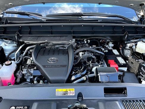 Used 2024 Toyota Highlander LE image 28