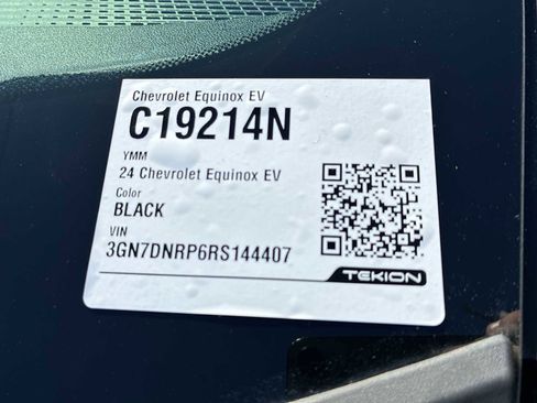 Certified 2024 Chevrolet Equinox EV RS image 33