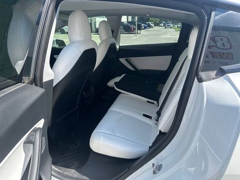 Used 2021 Tesla Model Y Long Range AWD/4WD image 11