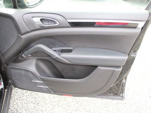 Used 2014 Porsche Cayenne image 23