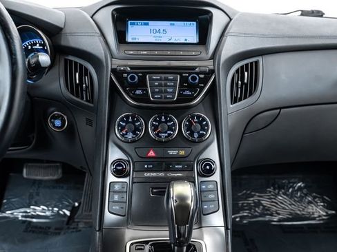 Used 2015 Hyundai Genesis 3.8 image 29