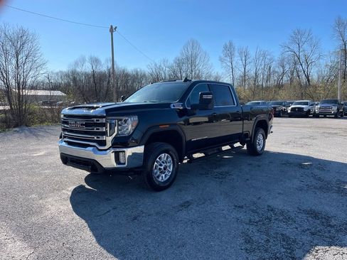 Used 2022 GMC Sierra 2500 SLE w/ SLE Convenience Package image 3