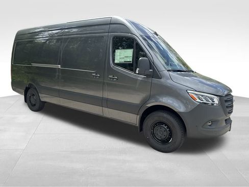 New 2025 Mercedes-Benz Sprinter 2500 image 7