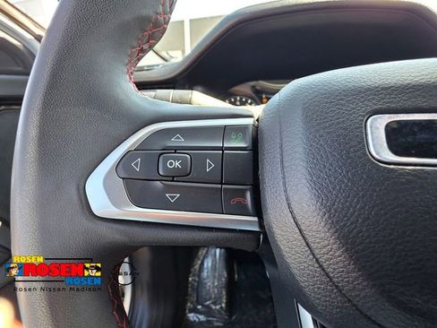 Used 2023 Jeep Compass Trailhawk AWD/4WD image 15