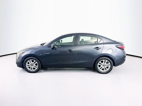 Used 2017 Toyota Yaris iA FWD image 4