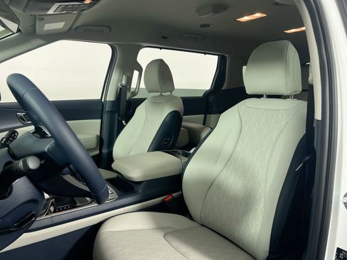 New 2026 Kia Carnival EX image 14