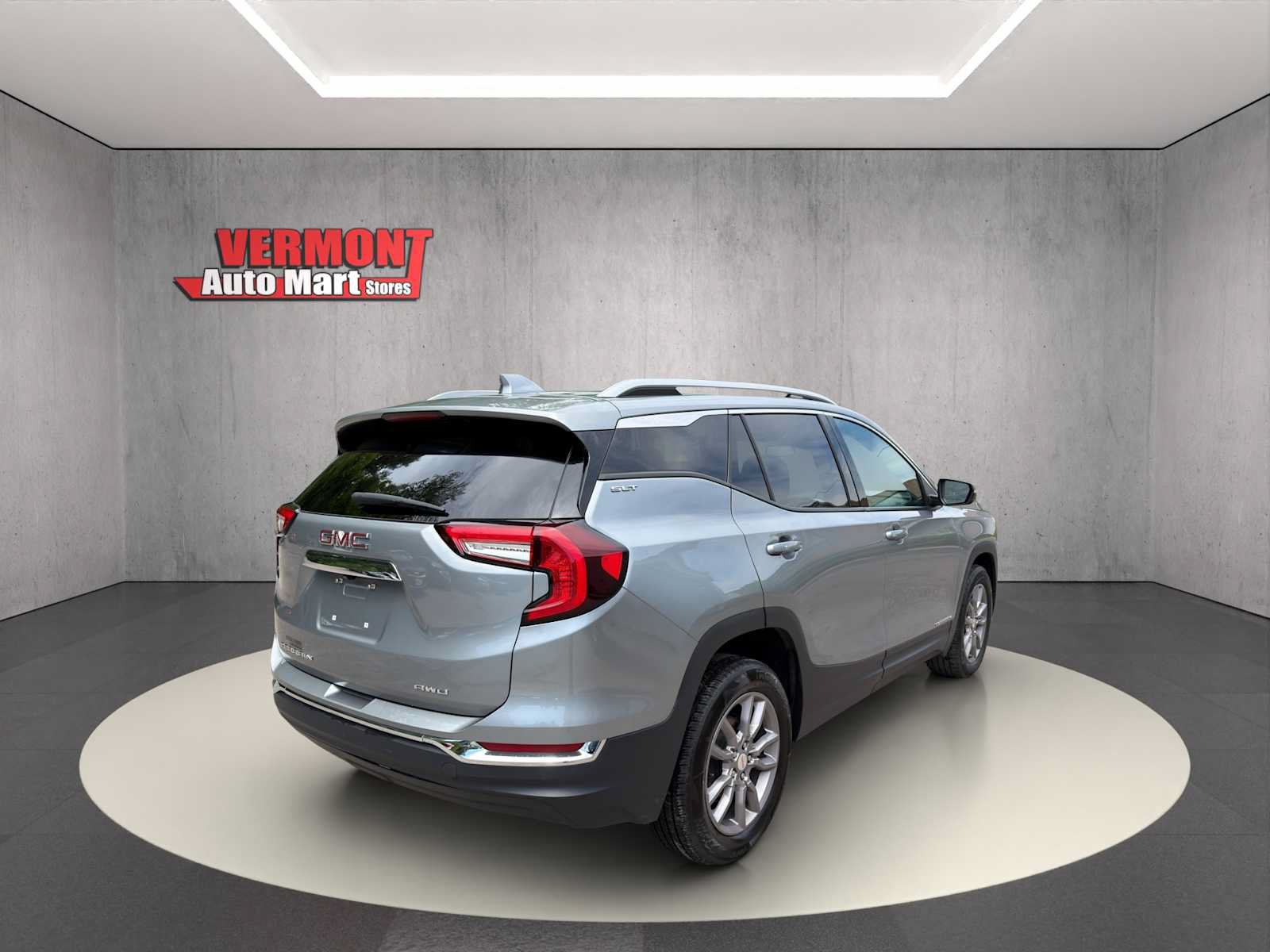 Used 2024 GMC Terrain SLT AWD/4WD image 8