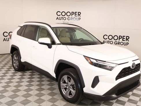 Used 2022 Toyota RAV4 XLE FWD image 1