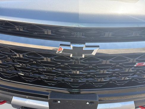 Used 2025 Chevrolet Traverse Z71 AWD/4WD image 11