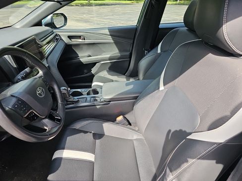 Used 2025 Toyota Camry SE FWD image 18