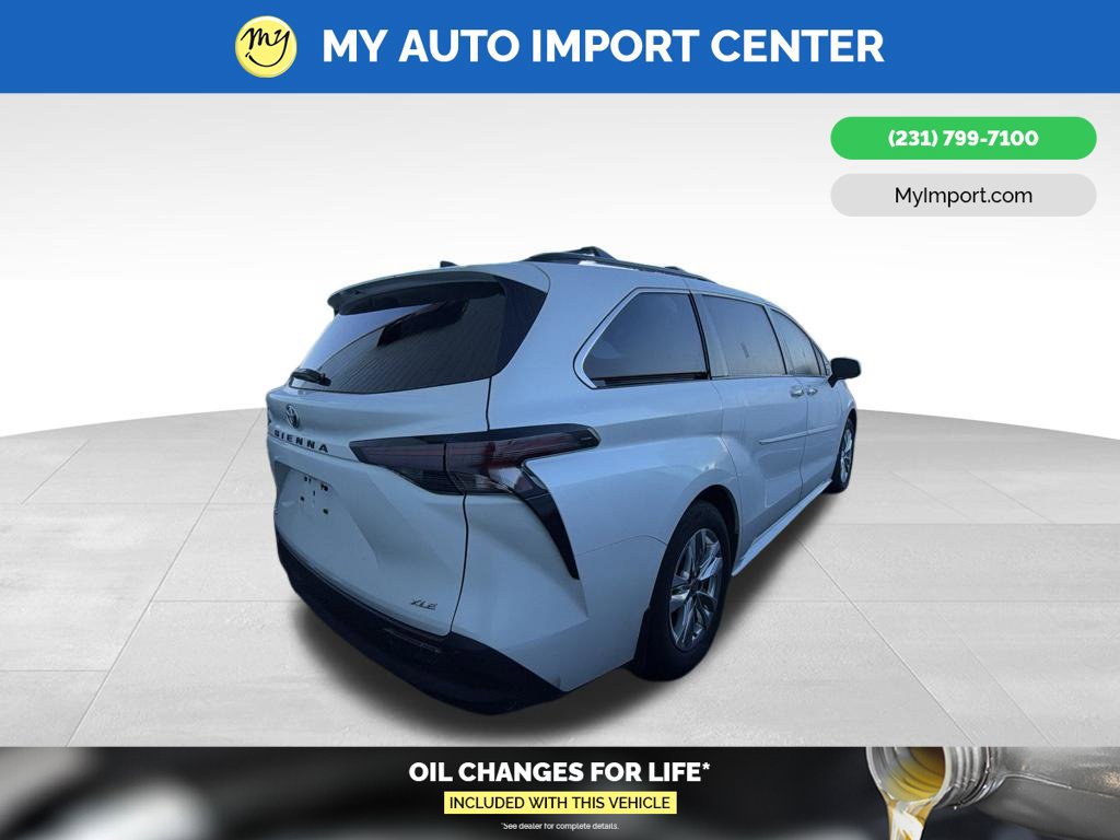 Certified 2025 Toyota Sienna XLE w/ XLE Plus Package AWD/4WD image 5